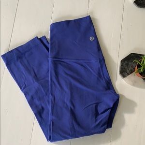 Like new Lululemon align crop 21” in royal blue